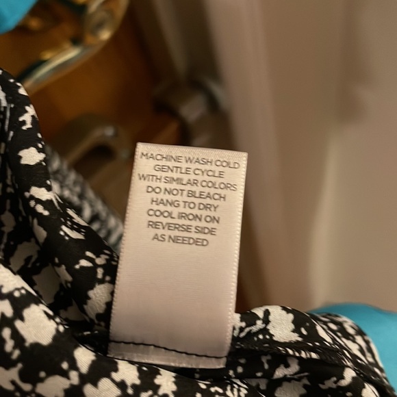 Avenue silky black white and turquoise 3/4 sleeve jacket - Picture 5 of 6